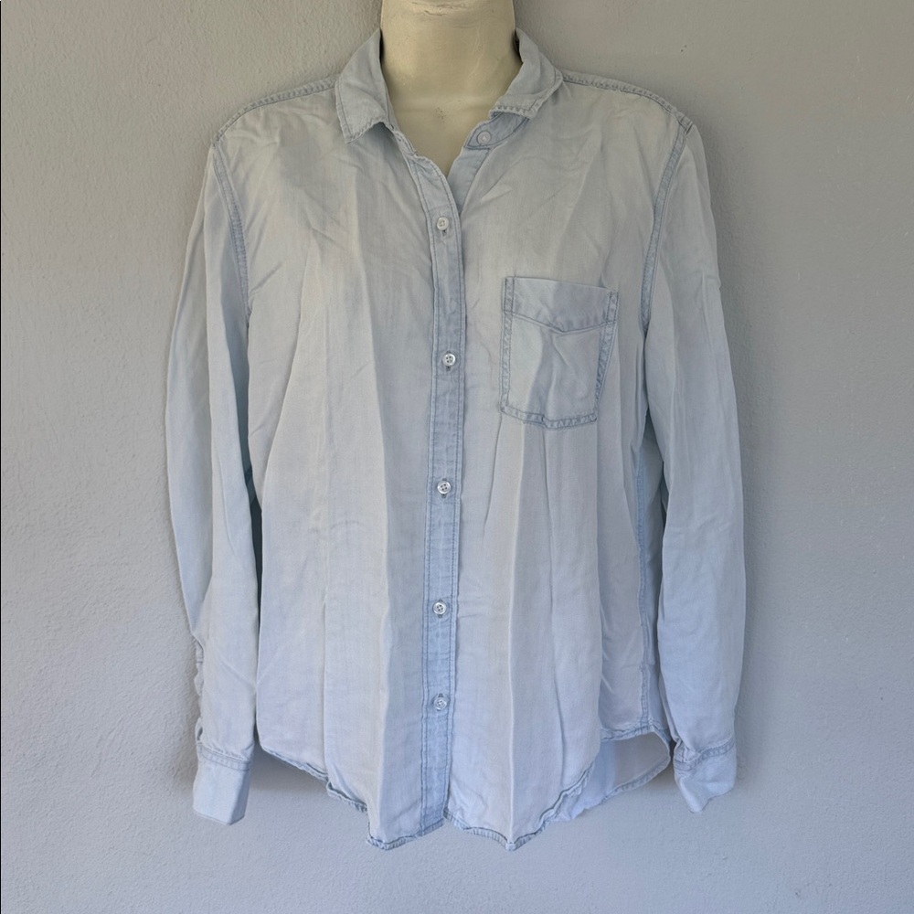 Time & Tru light blue chambray denim button down dress shirt blouse size medium - Picture 2 of 11